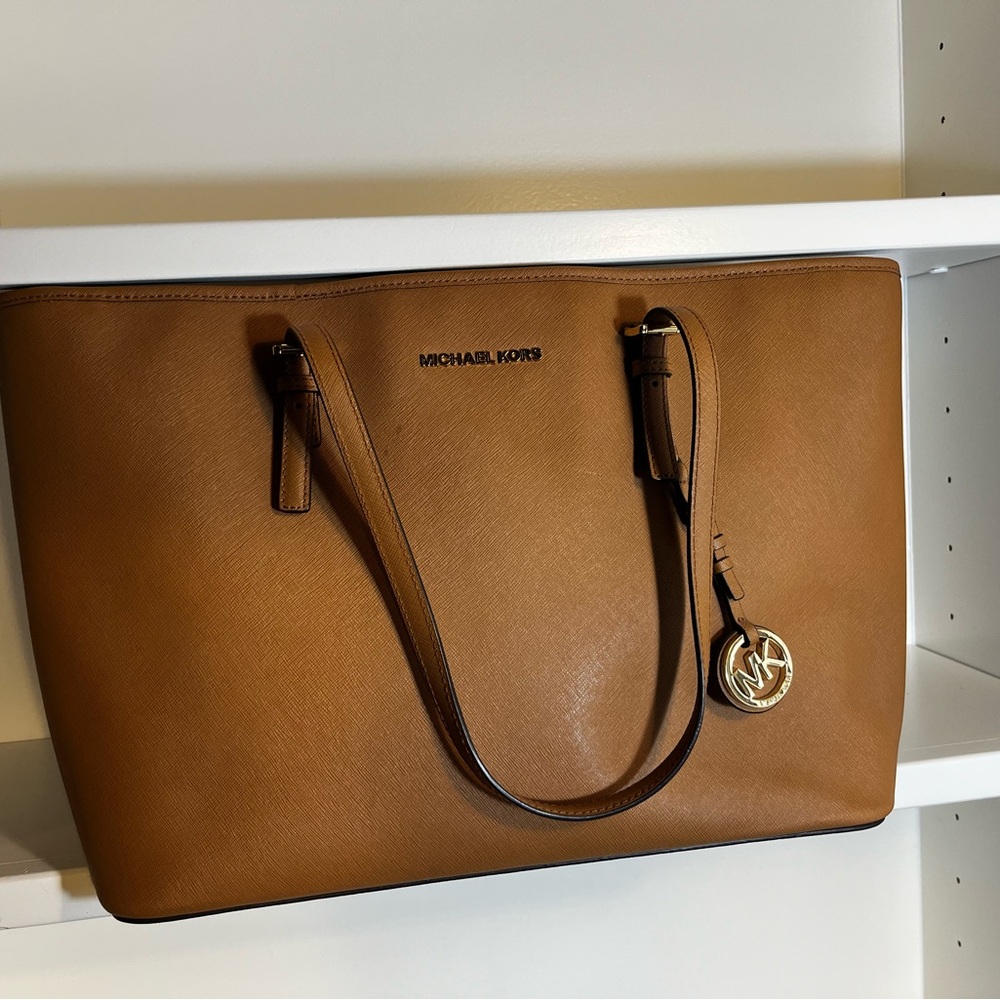 Michael Kors woman’s tote bag